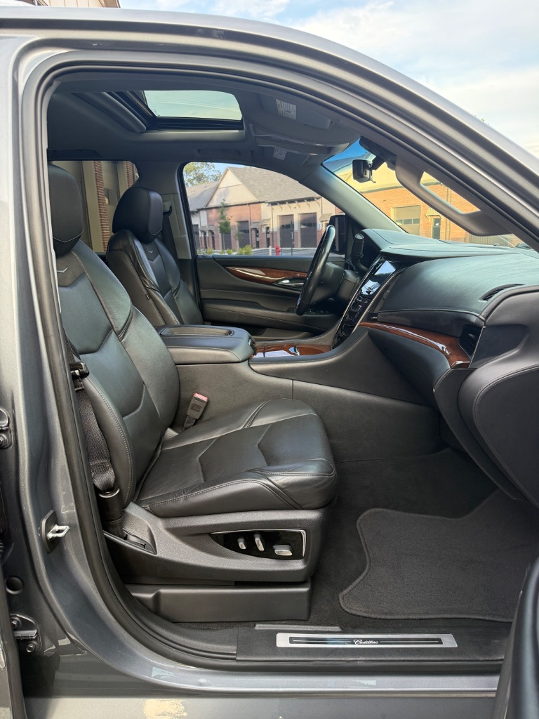 2018 Cadillac Escalade ESV Luxury - Photo 23