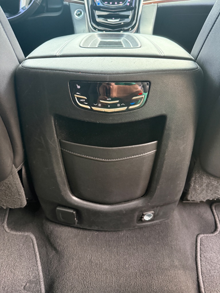 2018 Cadillac Escalade ESV Luxury - Photo 21