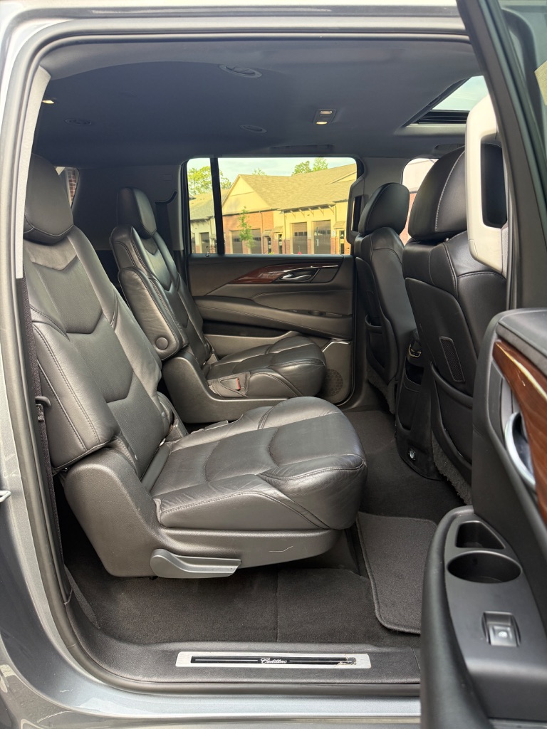 2018 Cadillac Escalade ESV Luxury - Photo 20