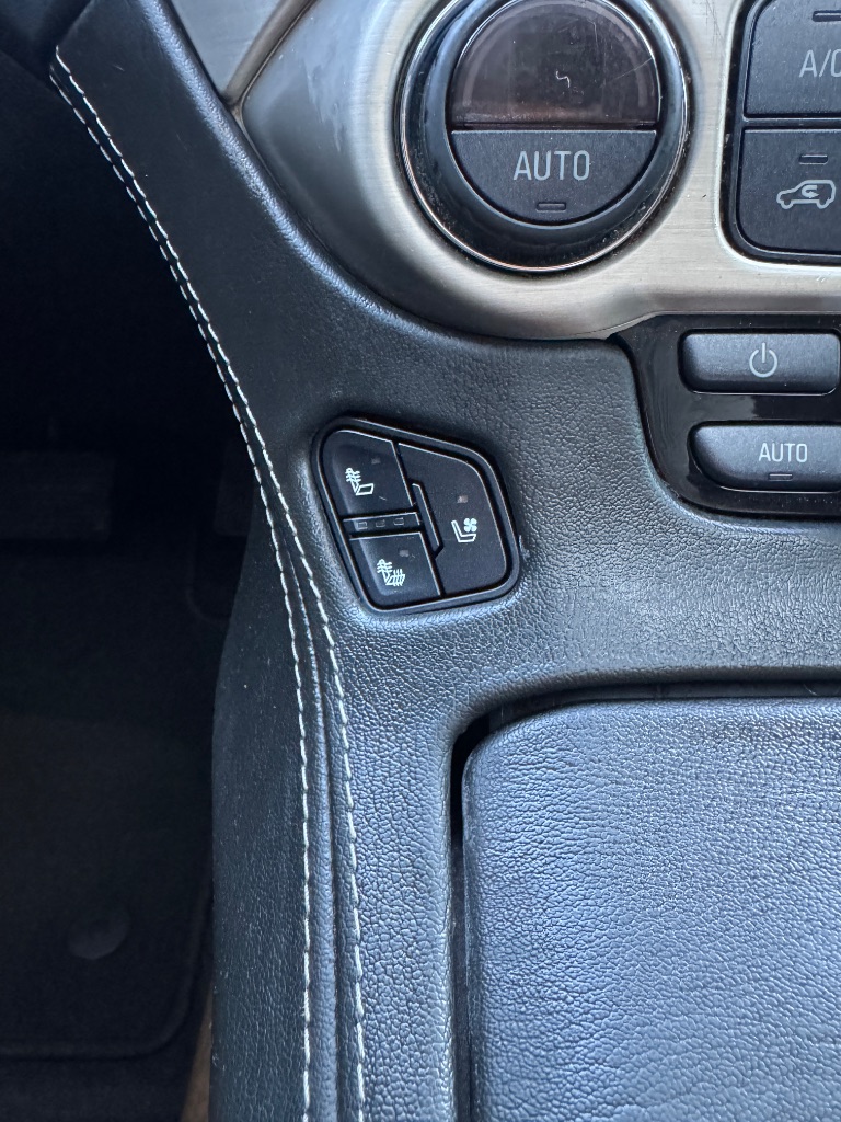 2020 GMC Yukon XL Denali - Photo 23