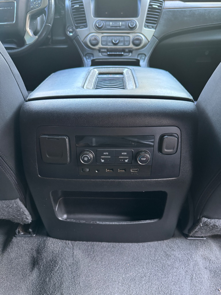 2020 GMC Yukon XL Denali - Photo 16