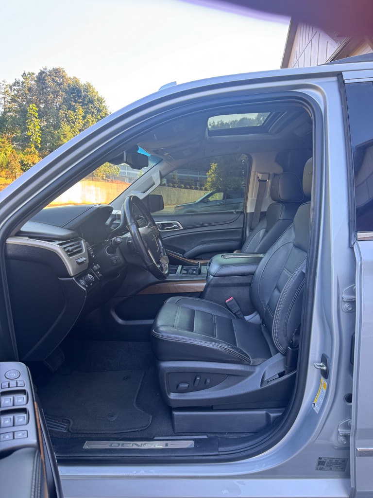 2020 GMC Yukon XL Denali - Photo 9