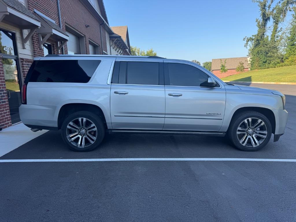2020 GMC Yukon XL Denali - Photo 6