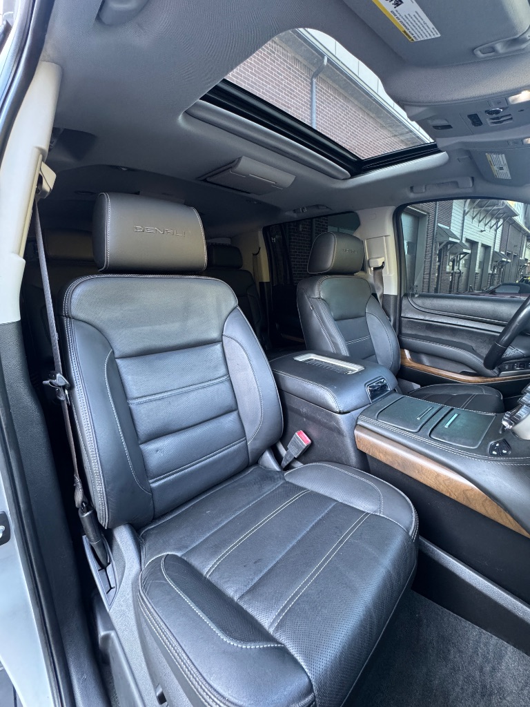 2020 GMC Yukon XL Denali - Photo 19